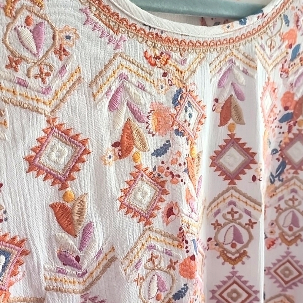 Savanna Jane Bohemian Western Brand embroidered floral top size small